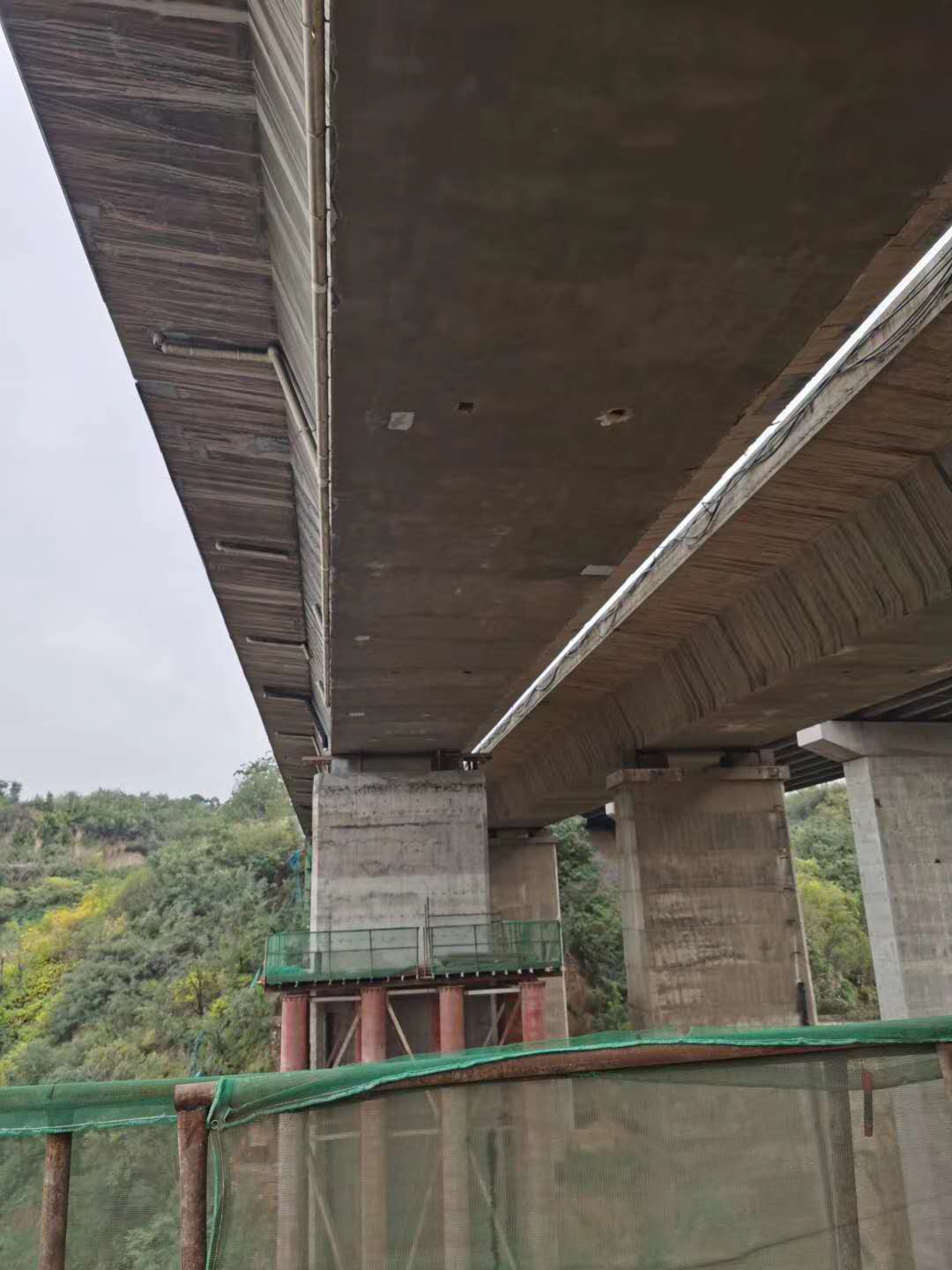 秀英桥梁加固前制定可行设计方案图并用对施工方法
